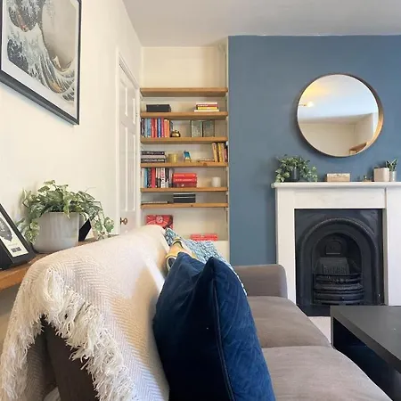 Apartment Restful Victorian With Garden