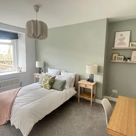 Restful Victorian With Garden Apartman